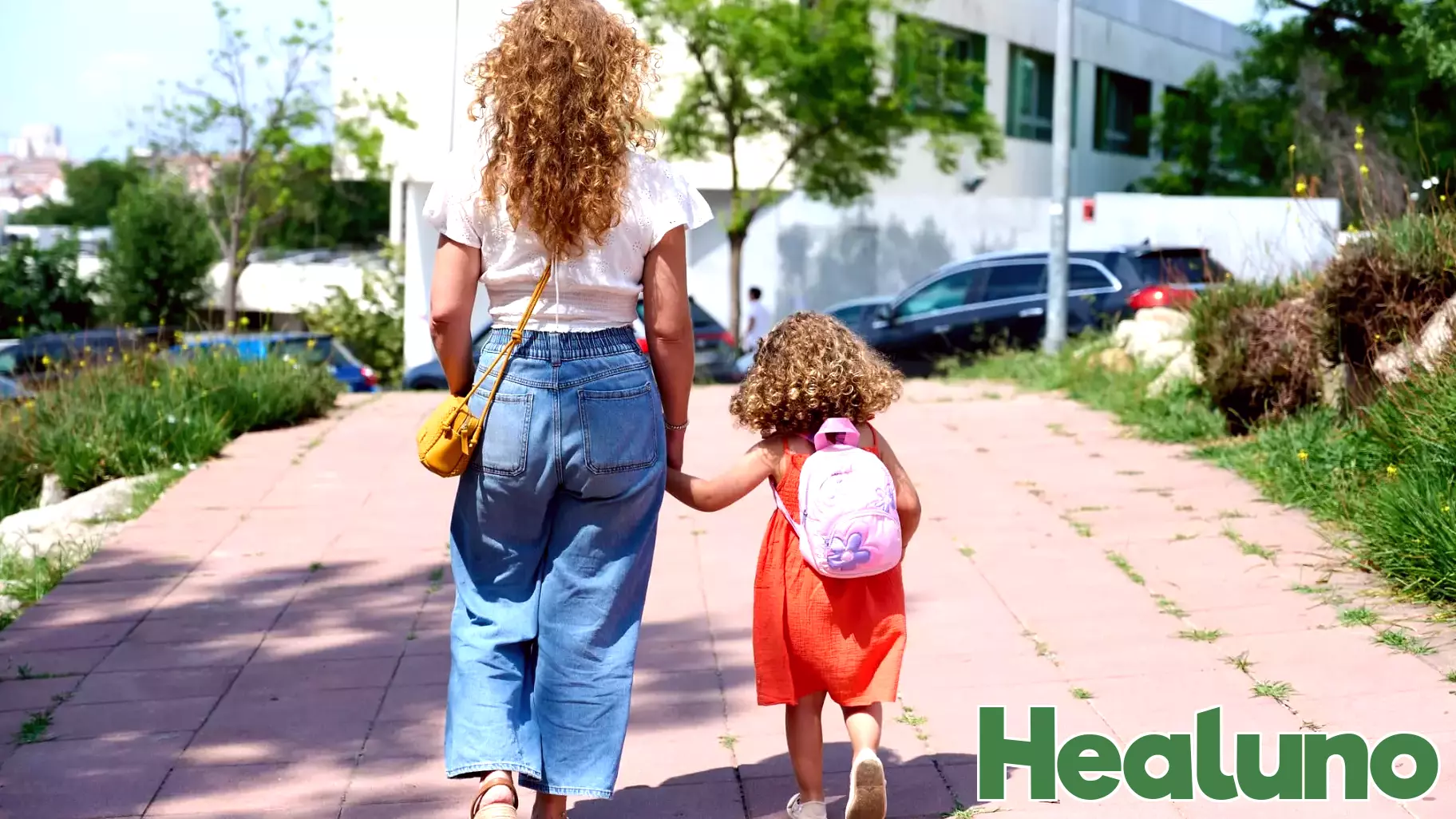 Experts Advise on Reducing Kids' Screen Time Amid Parental Concerns