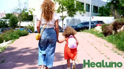 Experts Advise on Reducing Kids' Screen Time Amid Parental Concerns